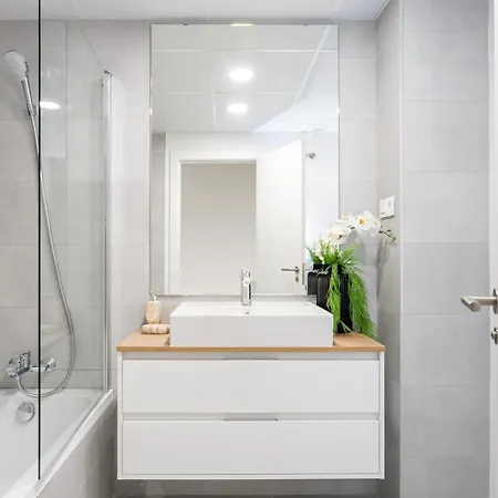 Vivi Homes - La Brisa Apartment