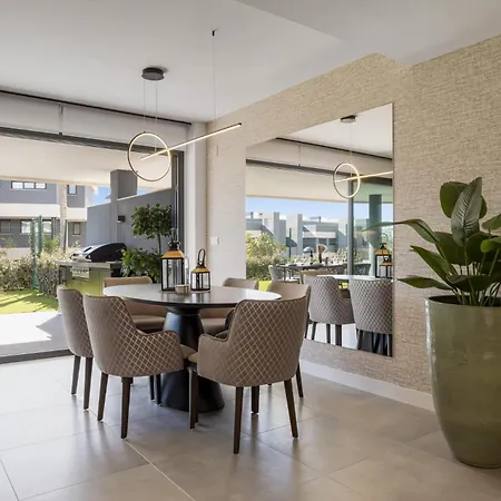 Vivi Homes - La Brisa Apartment